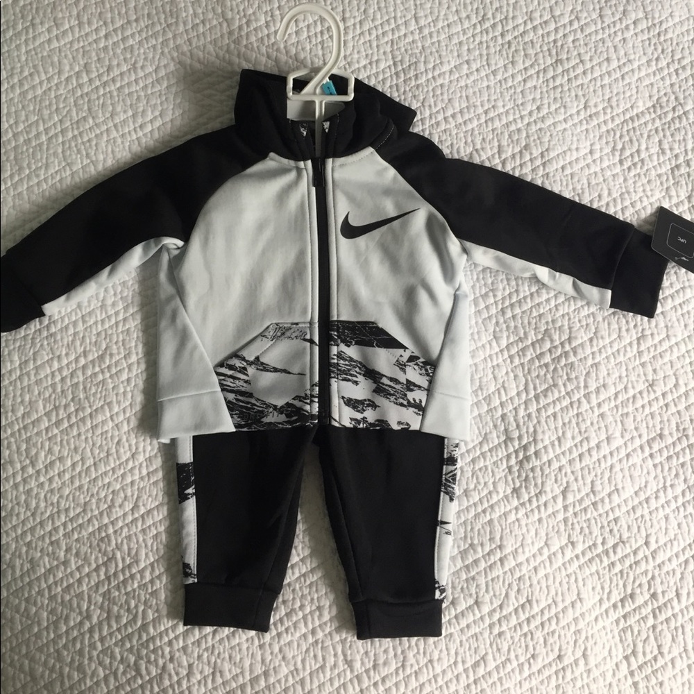 Baby boy Nike 2 piece outfit